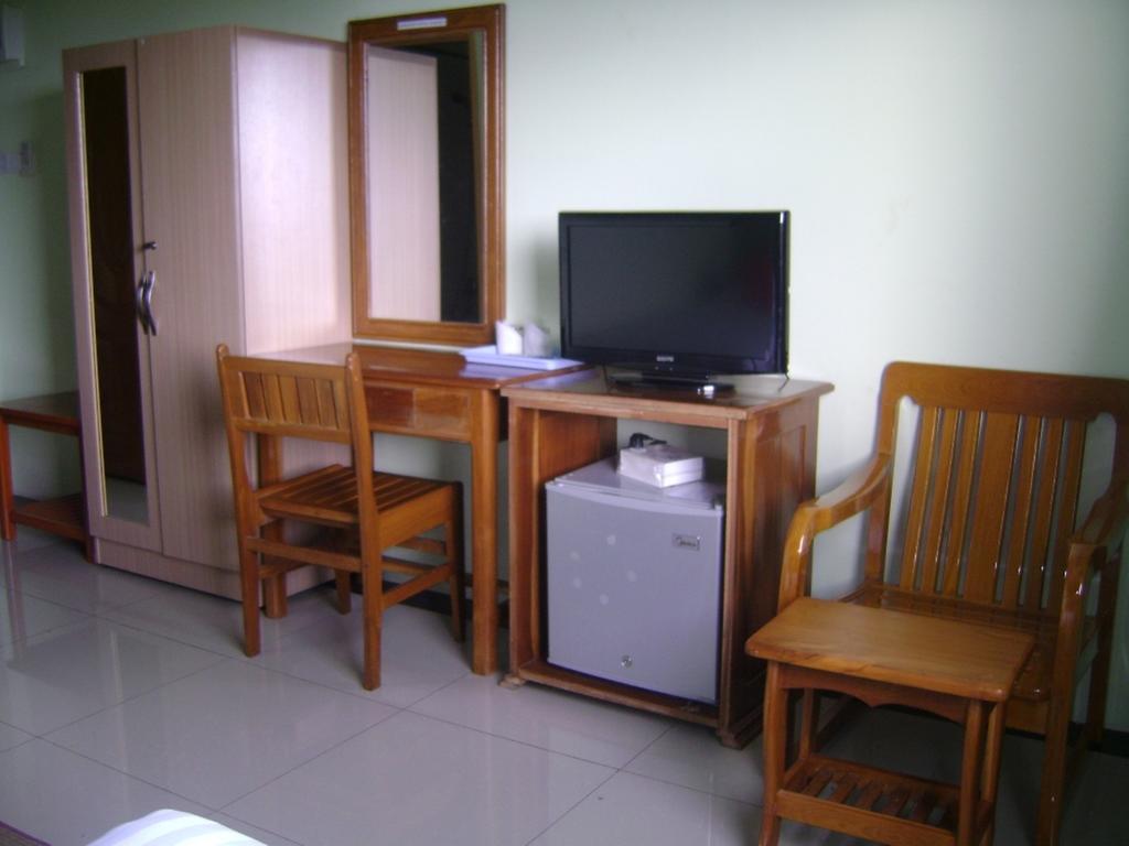 Royal Boss Hotel Yangon Exterior photo