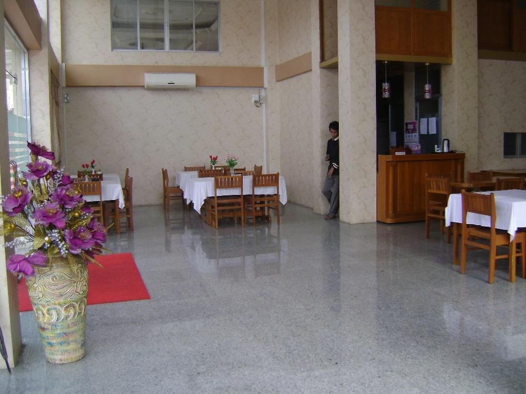 Royal Boss Hotel Yangon Exterior photo