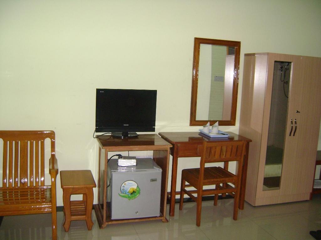 Royal Boss Hotel Yangon Room photo